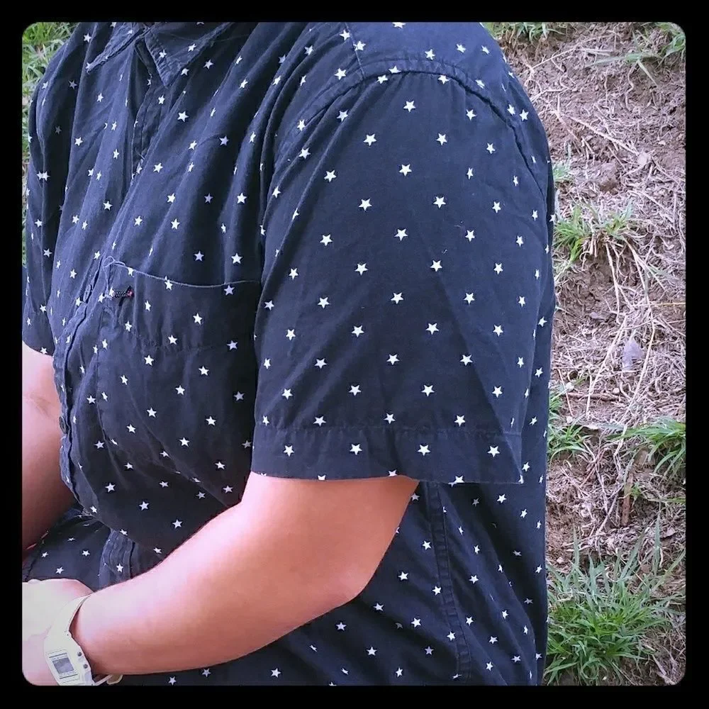 2for$13:Black and white collar star button up